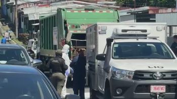 Hallan el cuerpo de un bebé recién nacido en un camión de basura: buscan identificar a la madre