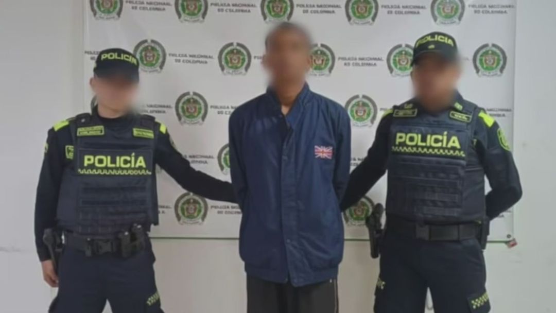 Sujeto decapita con un machete a su mejor amigo: caminó con la cabeza por el pueblo, dicen testigos | ViX