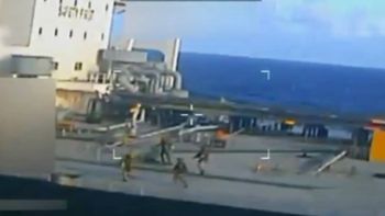 El momento en que Estados Unidos incauta un barco petrolero frente a las costas de Venezuela