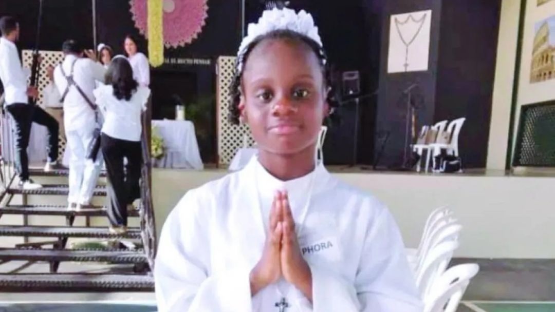 Niña hispana muere en una excursión escolar en confusos hechos: su madre exige respuestas | ViX