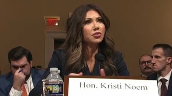 Detalles de la tensa audiencia en la que Noem fue cuestionada por las políticas migratorias de Trump