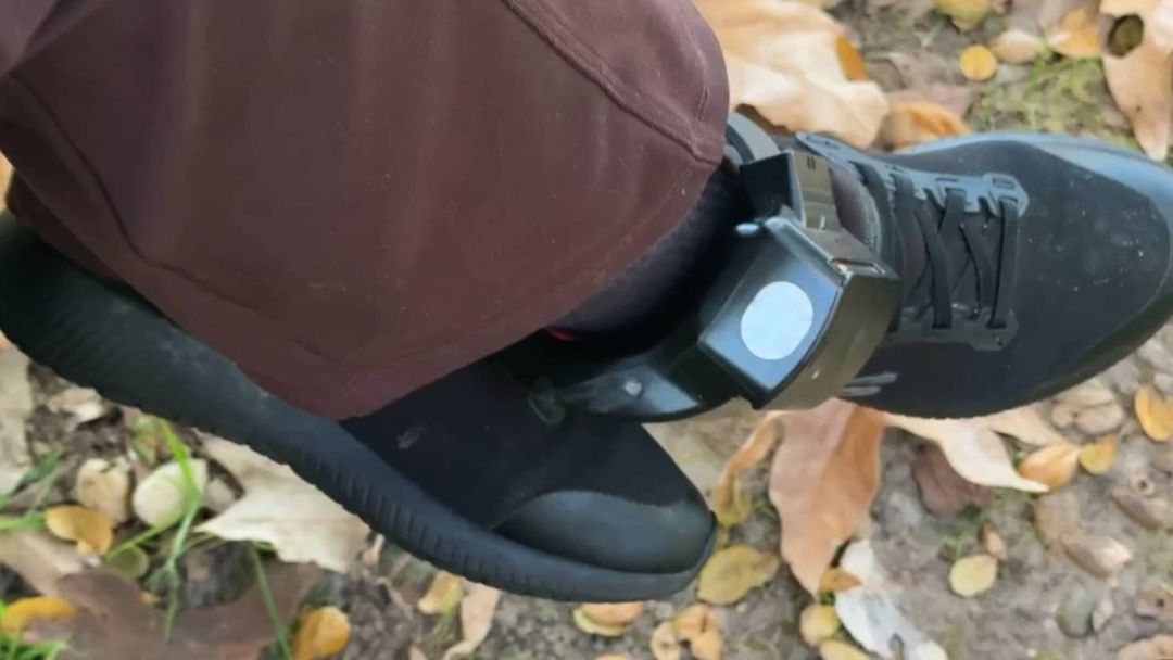 Inmigrantes con grillete se oponen a retirárselo en caso de emergencia por miedo a ser detenidos | ViX