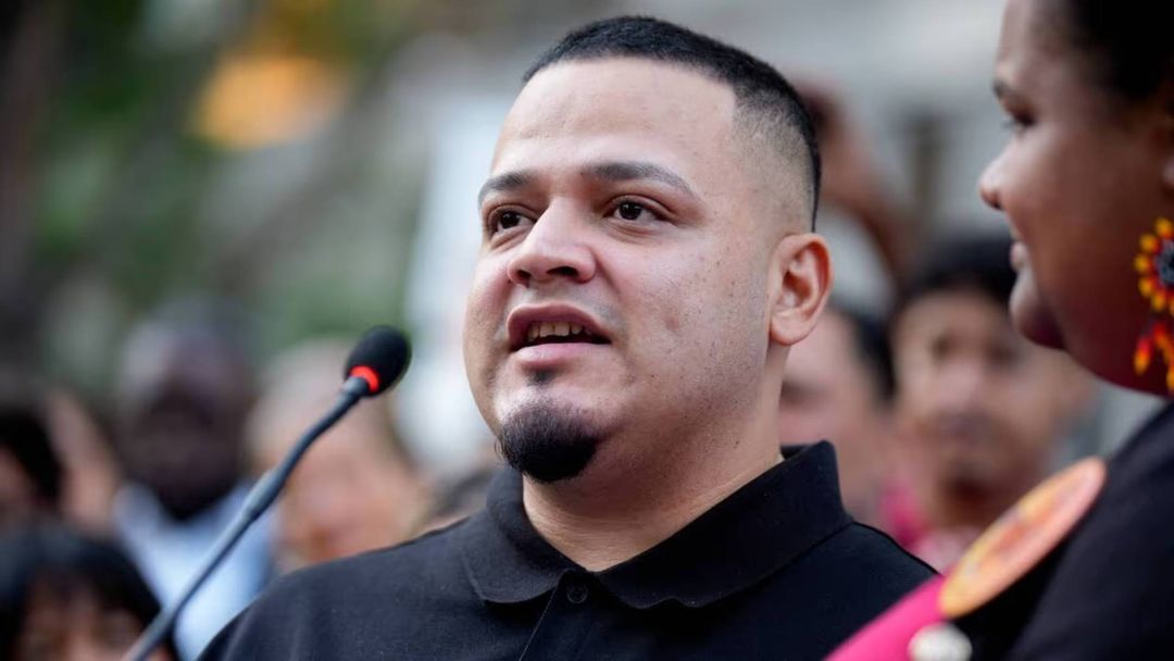 Ábrego García se reúne con su familia tras ser liberado de un centro de ICE: "Triunfó la legalidad" | ViX