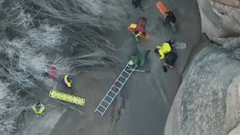En video: Con palas y una escalera rescatan a un excursionista atrapado en arenas movedizas en Utah