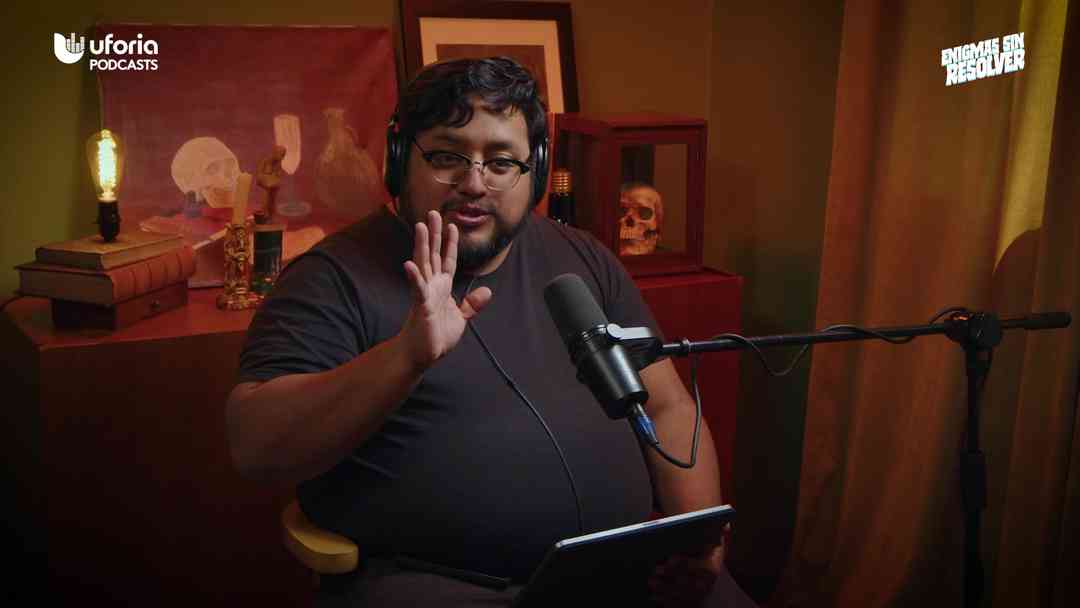 "Estoy siendo acechado por mi ex novia" | ViX