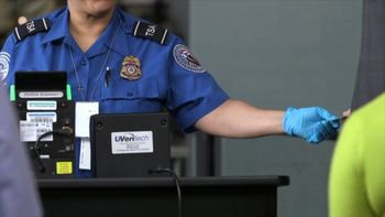 ¿Planeas viajar fuera de EEUU? Esto es lo que debes saber para evitar problemas con Inmigración