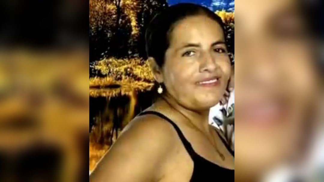 Madre hispana es asesinada a puñaladas por su expareja mientras bailaban: su hijo exige justicia | ViX