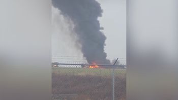 Un avión privado se estrella en un aeropuerto de Carolina del Norte: reportan varios muertos