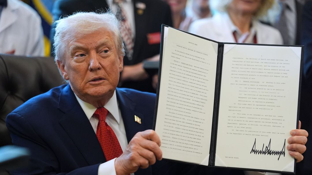 Trump firma una orden ejecutiva para reclasificar la marihuana: te explicamos cuáles son los cambios | ViX