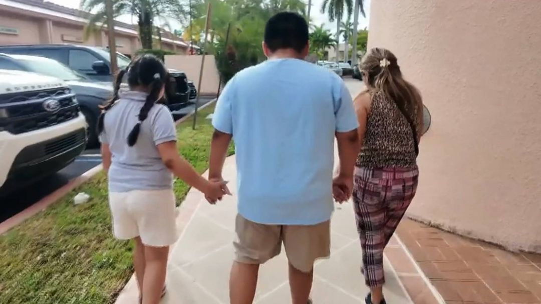 Su esposo fue detenido por ICE y su hijo tiene leucemia: "Yo solo quiero un milagro de Dios" | ViX