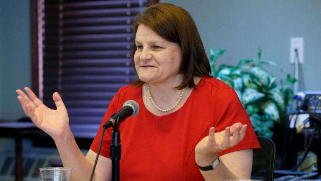 Declaran culpable a la jueza de Wisconsin acusada de ayudar a un inmigrante: las noticias del día | ViX