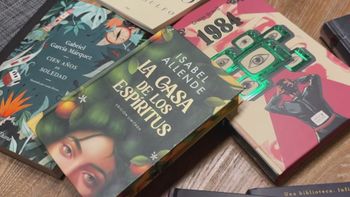Denuncian censura de libros de autores latinoamericanos en bibliotecas públicas en 45 estados