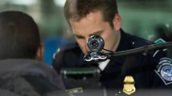 ¿Eres extranjero y planeas viajar? Endurecen los controles biométricos para entrar y salir de EEUU