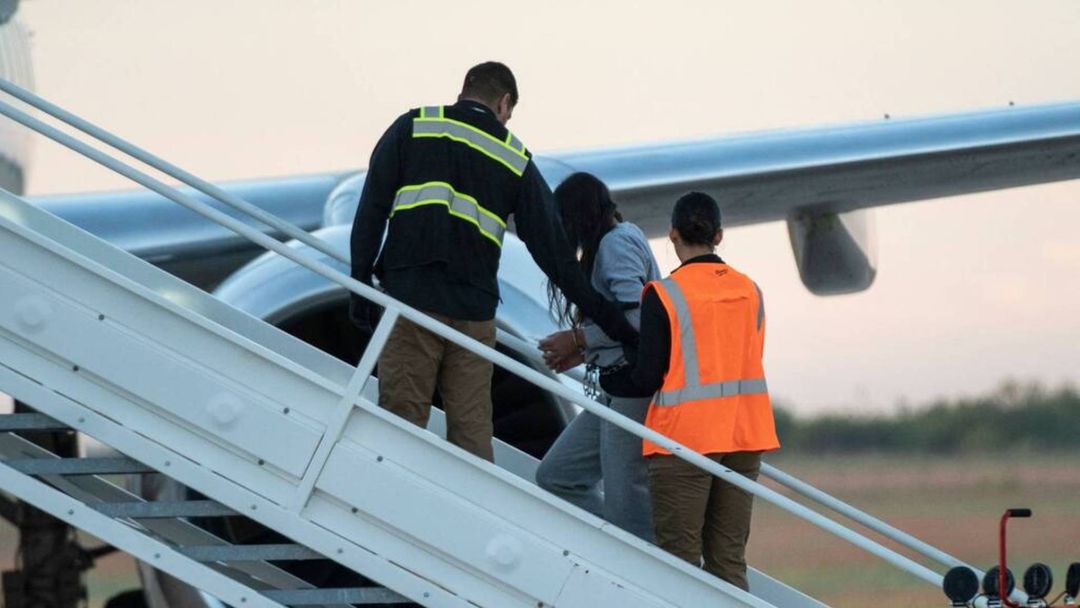 ¿Cuáles son las consecuencias de aplicar a los $3,000 que ofrece el DHS para 'autodeportarse'? | ViX