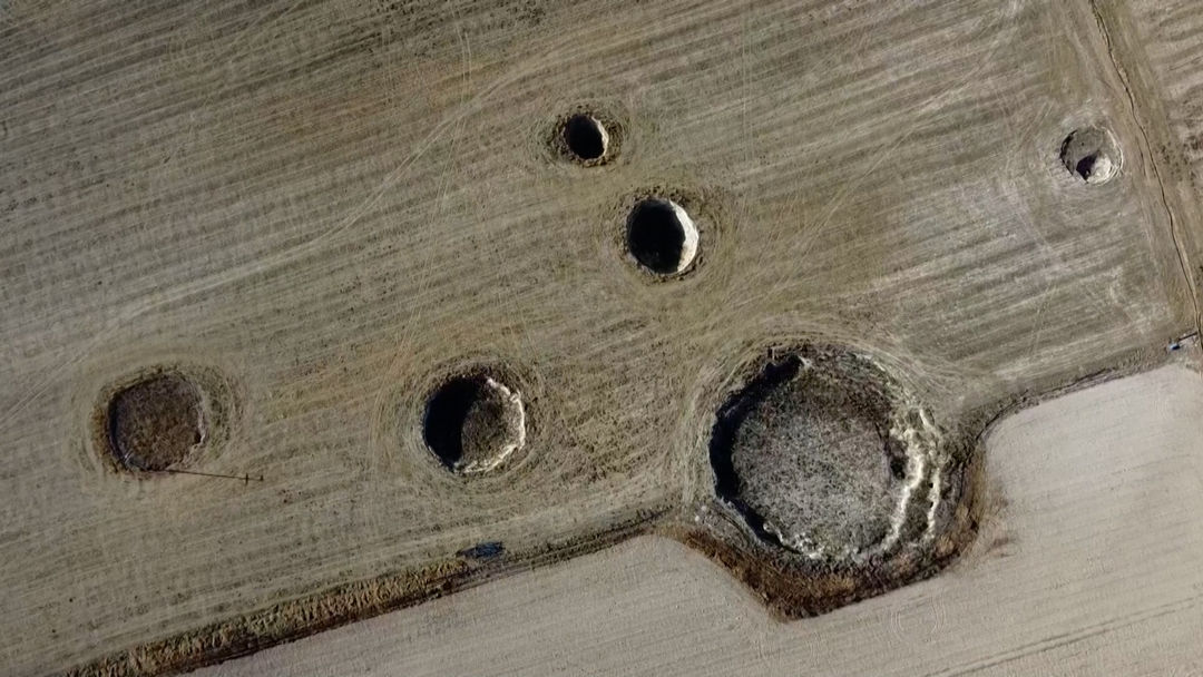 Cientos de socavones aparecieron repentinamente en Turquía. Te explicamos por qué | ViX