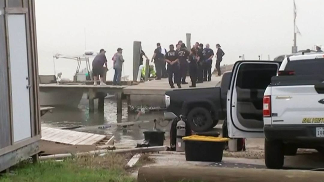 Recuperan el cuerpo de la sexta víctima mortal del accidente aéreo en Texas | ViX