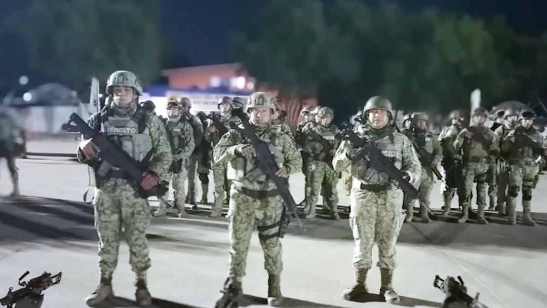 Cerca de 3,000 militares son enviados a Culiacán para combatir el aumento de homicidios | ViX