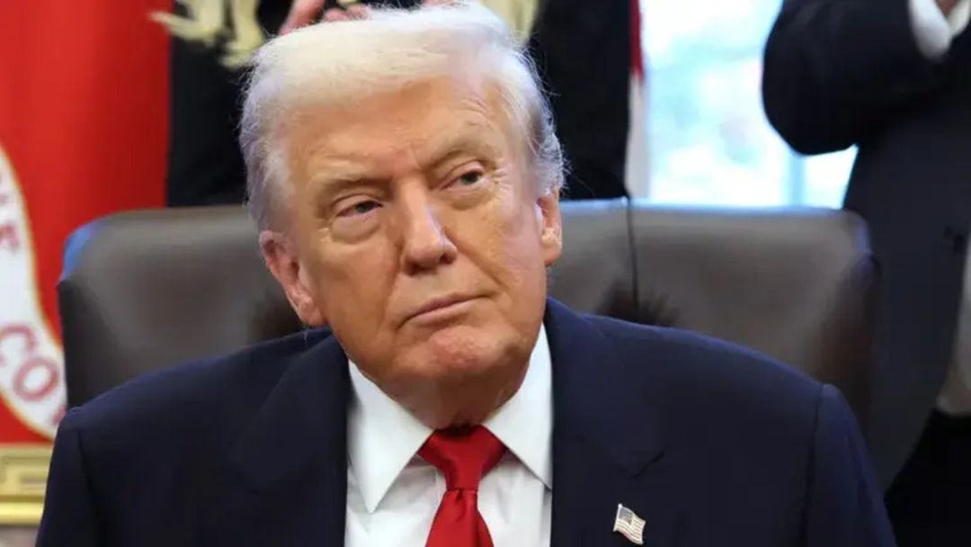 Trump veta los dos primeros proyectos de ley de su segundo mandato: resumen de las noticias del día | ViX