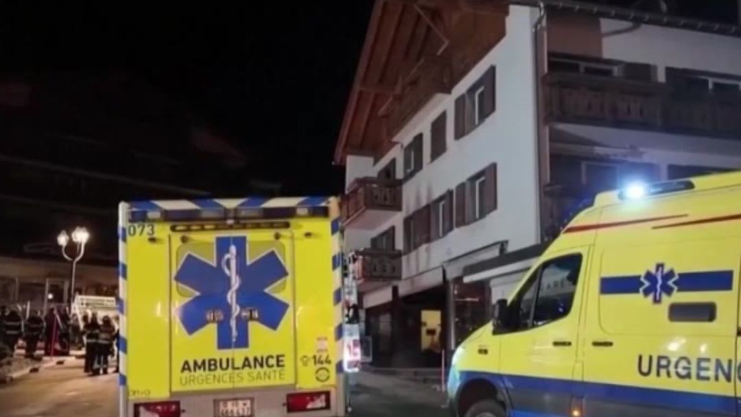 Incendio en un bar de los Alpes suizos deja decenas de muertos y más de un centenar de heridos | ViX
