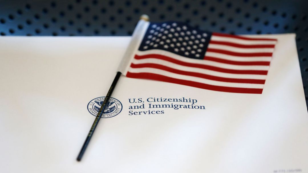 Asilo afirmativo y permisos de trabajo: respondemos tus preguntas de inmigración de la semana | ViX