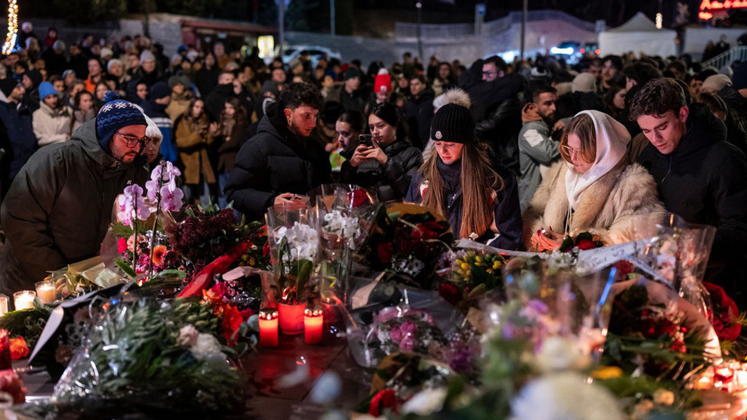 En un minuto: Identifican a la primera víctima del incendio de Año Nuevo en los Alpes suizos | ViX