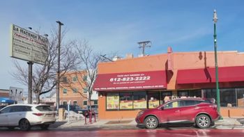 A puerta cerrada: así operan negocios en un vecindario hispano de Minneapolis por operativos de ICE