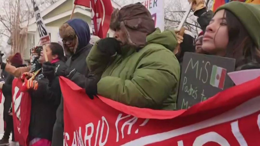 Masiva protesta en Minneapolis en rechazo a la muerte de Renee Good: “Queremos justicia” | ViX