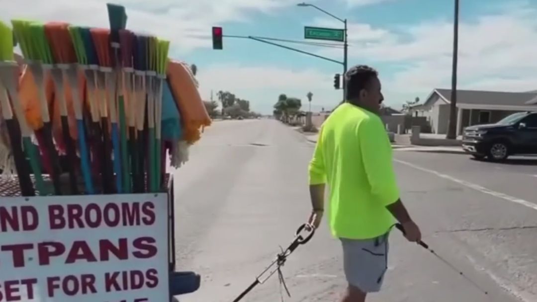 Fallece vendedor ambulante ciego de Phoenix, esta es su historia: | ViX