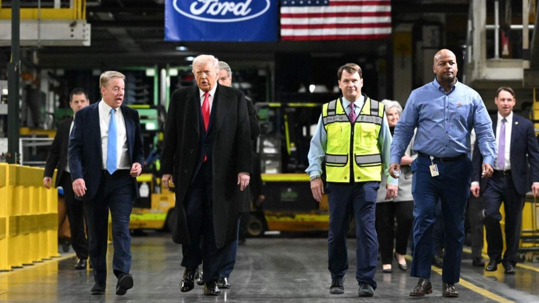 Donald Trump proclama auge económico, pero informe revela incremento en costos | ViX