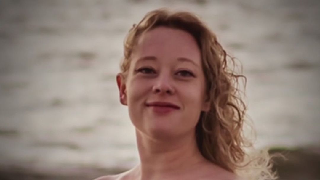 Familia de Renee Good contrata al mismo abogado que llevó el caso de George Floyd | ViX