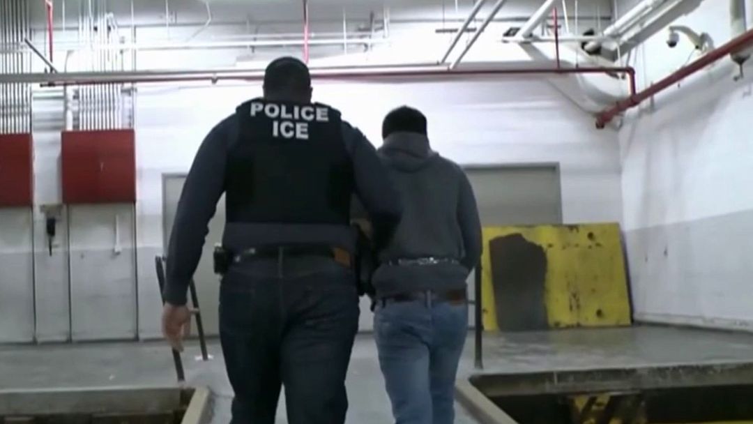 Se reabren casos de hombres muertos en custodia de ICE, un mexicano y un cubano | ViX