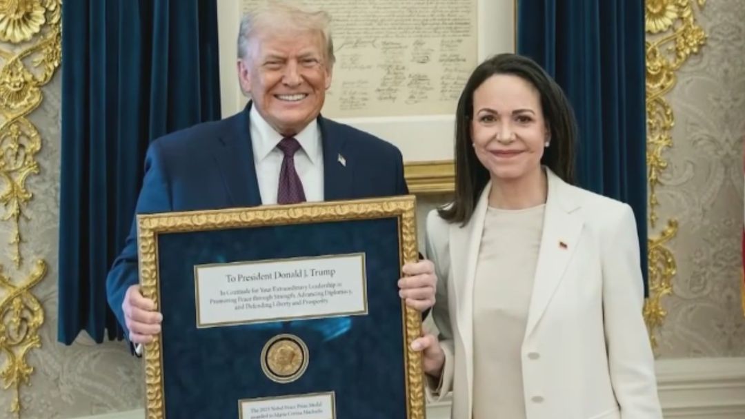 ¿María Corina Machado acertó al entregar la medalla a Donald Trump? | ViX