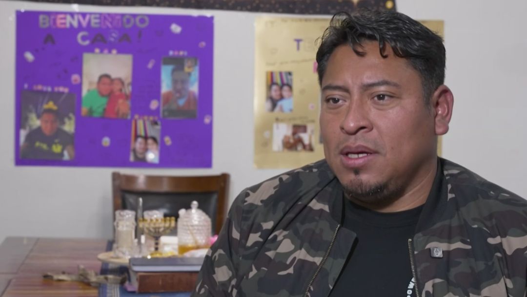 Inmigrante liberado por ICE, narra su historia: ¿qué hacer si te detienen? | ViX
