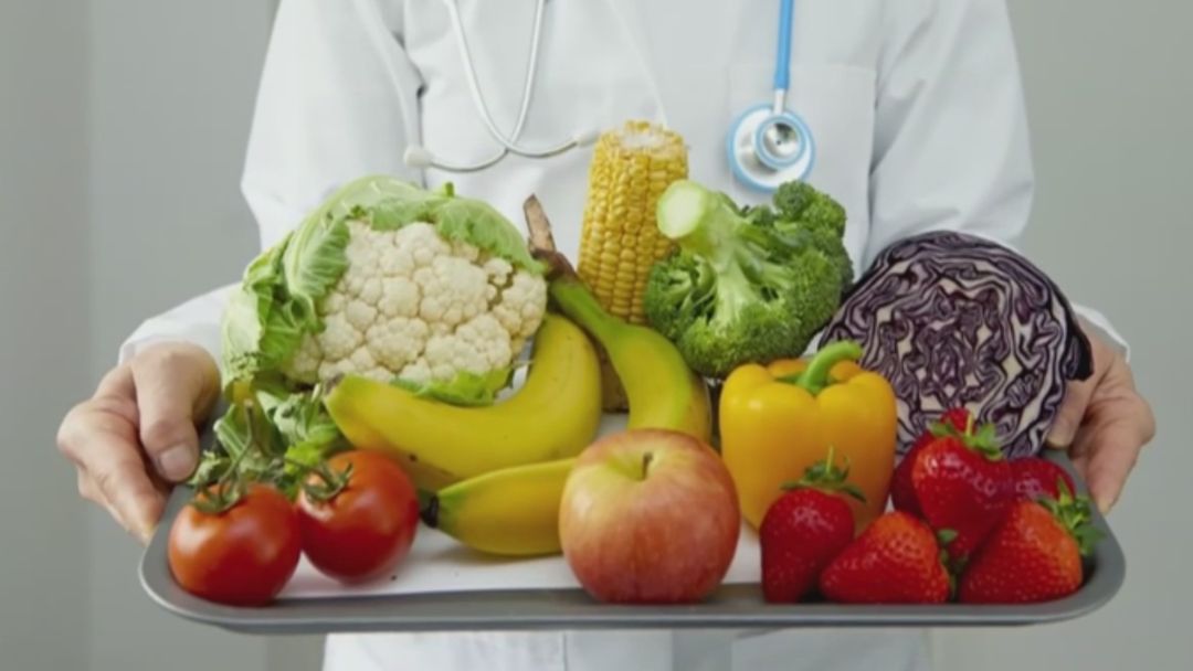 ¿Es posible conseguir comida saludable por 3 dólares? | ViX