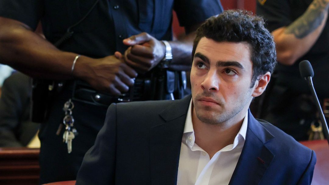 Caso UnitedHealthcare: Jueza decidirá si excluye pruebas clave en juicio contra Luigi Mangione | ViX