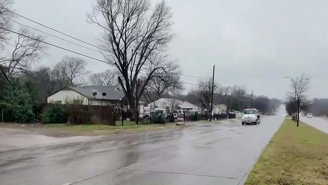 Texas en alerta por tormenta invernal; se registran lluvias en Dallas | ViX