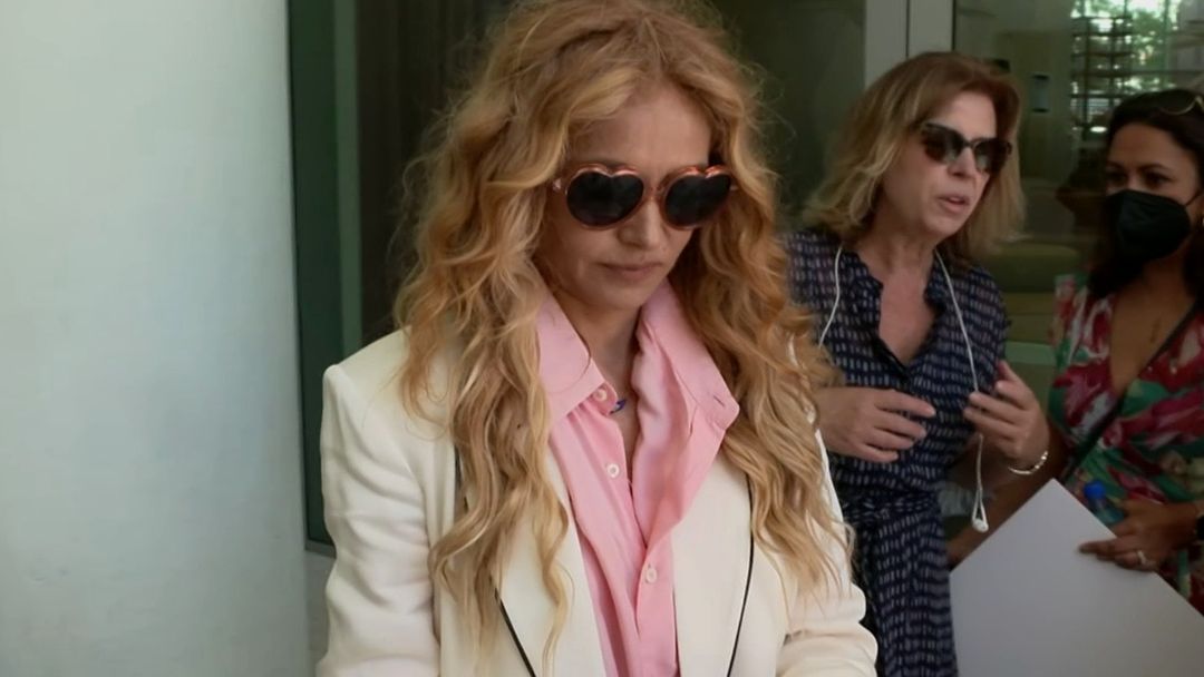 Paulina Rubio y Colate siguen enfrentados por la custodia de su hijo | ViX