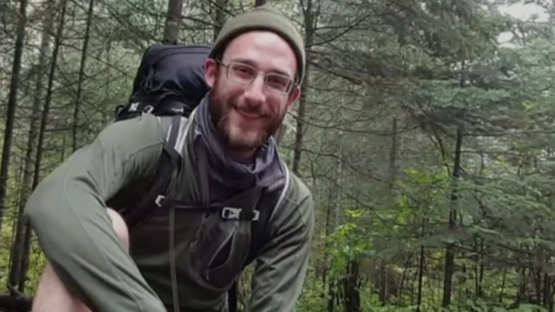 En Minneapolis, residentes honraron a Alex Pretti tras su muerte por disparos de agentes de ICE | ViX