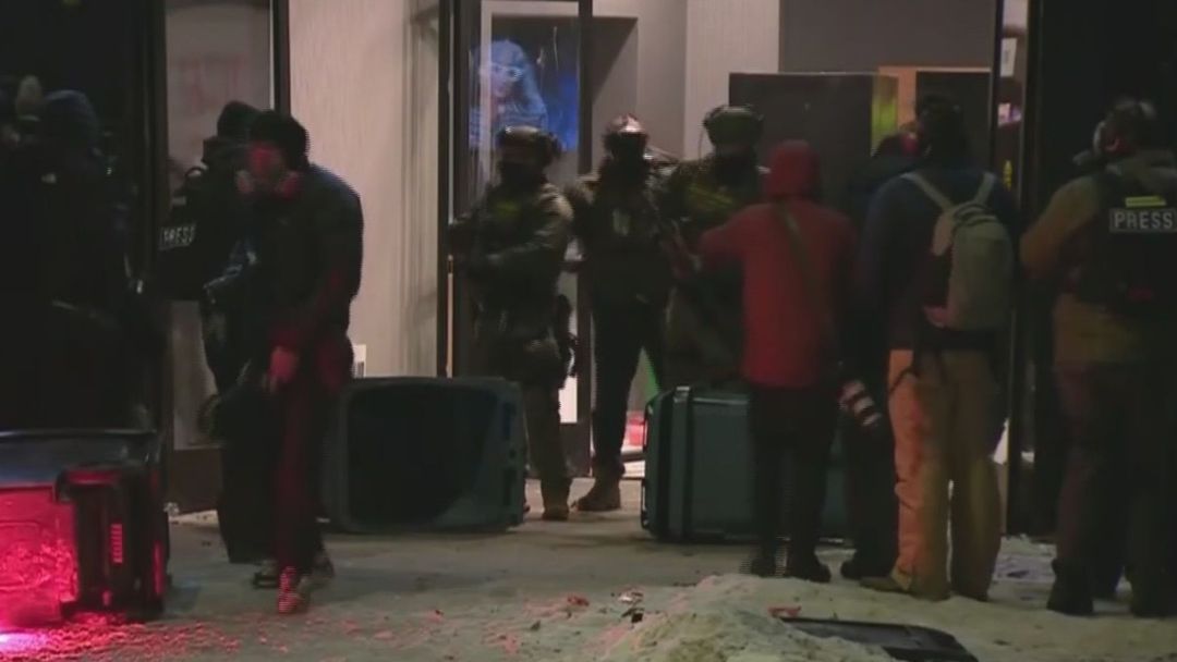 Tim Walz anuncia acuerdo con Donald Trump para reducir número de agentes de ICE en Minnesota | ViX