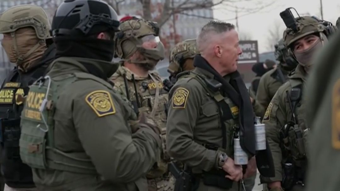 Operaciones migratorias en Minneapolis genera distintas opiniones entre Trump y Tim Walz | ViX