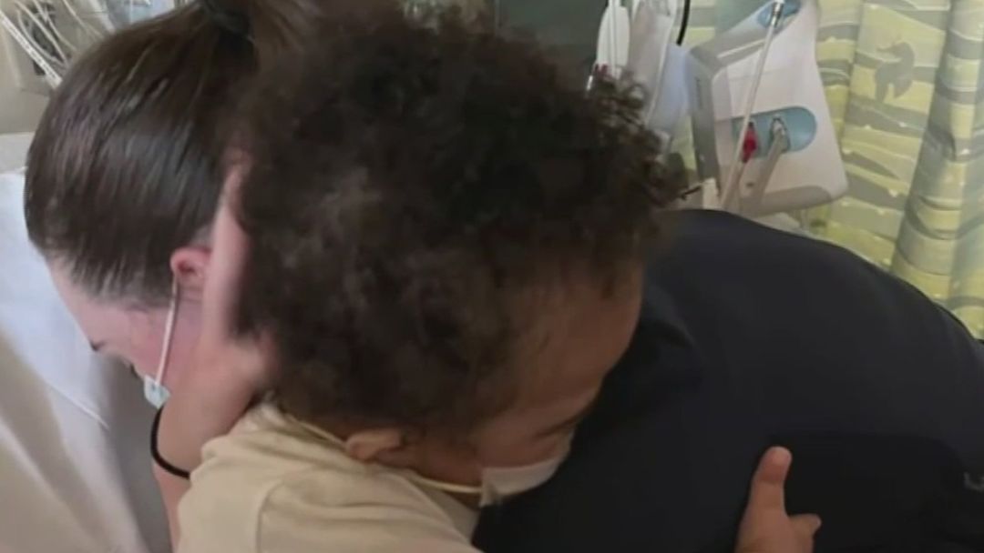 Pedrito, el niño que espera un corazón en Nueva York mientras su hospital enfrenta una huelga | ViX