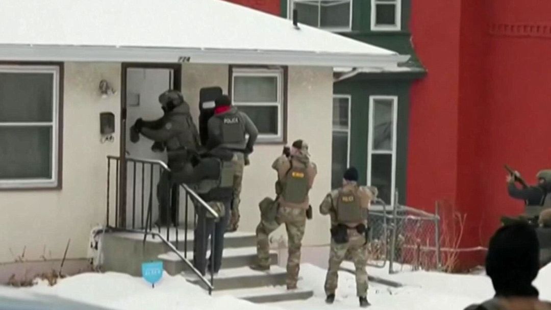 Abogado advierte que ICE usa tecnología de espionaje contra ciudadanos que protestan | ViX