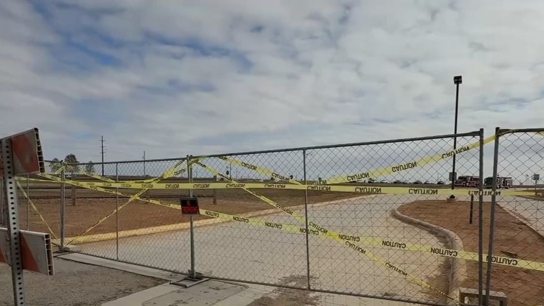 Protestan afuera de centro de detención en Texas, exigen derechos para niños inmigrantes detenidos | ViX