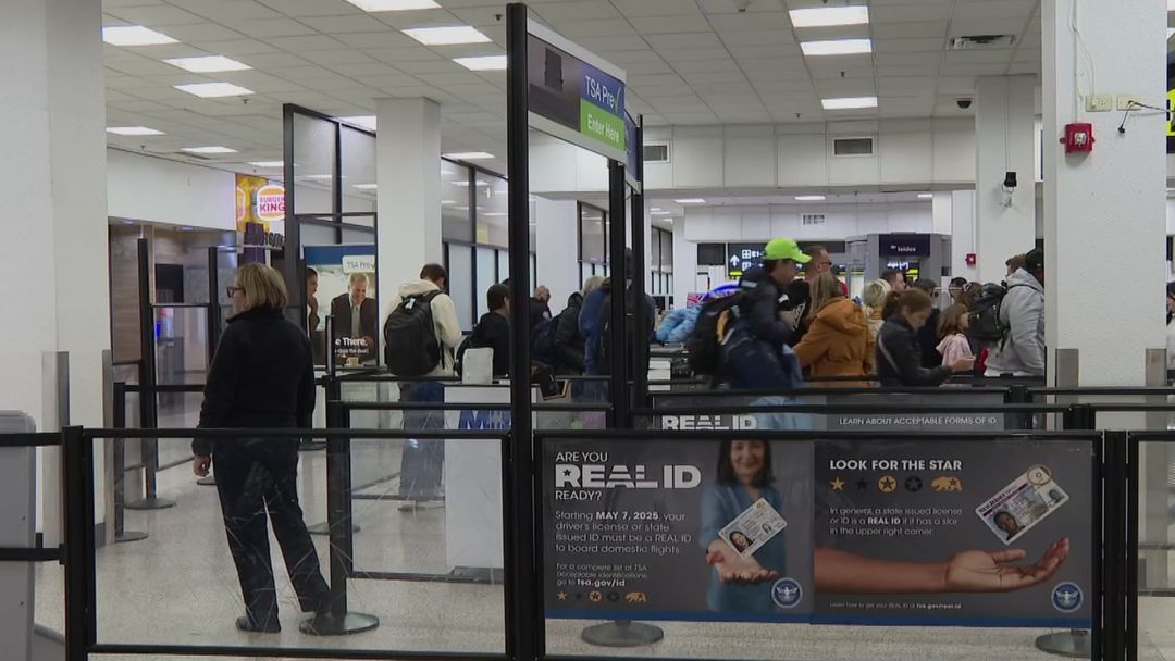 Entra en vigor la Real ID obligatoria para viajar en avión dentro de Estados Unidos | ViX