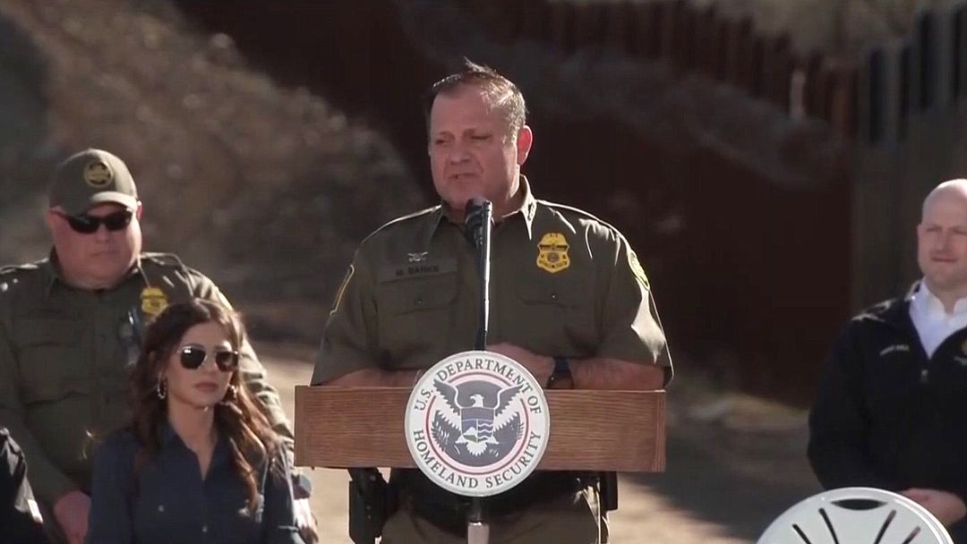 Jefe de la Patrulla Fronteriza confirma expansión del muro y asegura que la frontera está blindada | ViX