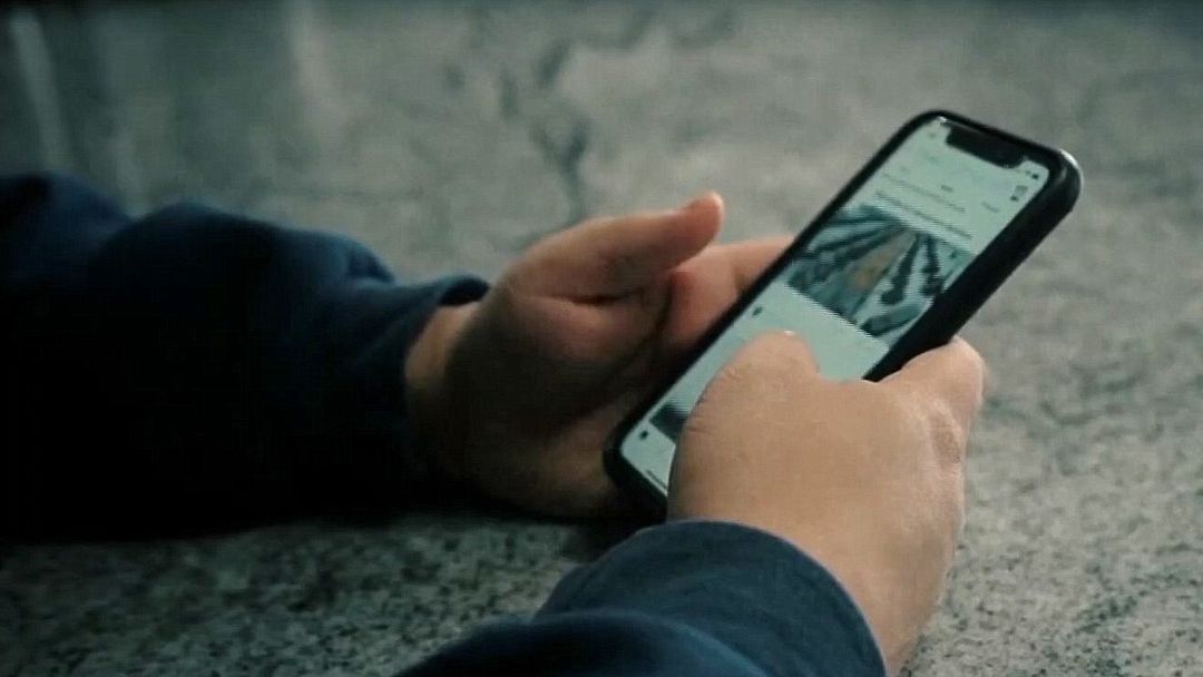 Estafas románticas en febrero: Millones en riesgo de fraudes y trata de personas en sitios de citas | ViX