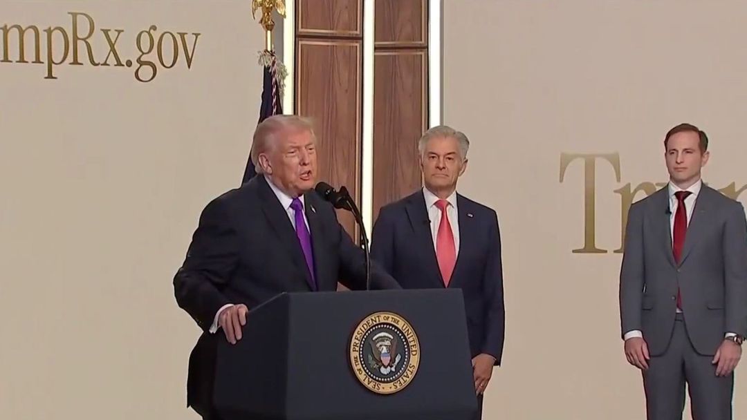 Presidente de EEUU presenta Trump Rx, su sitio web para la compra de medicinas de bajo costo | ViX