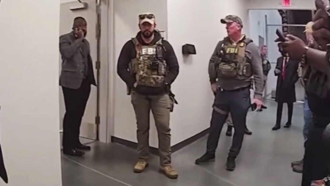 Trump ordena al FBI la incautación de boletas en Fulton bajo supervisión de Tulsi Gabbard | ViX