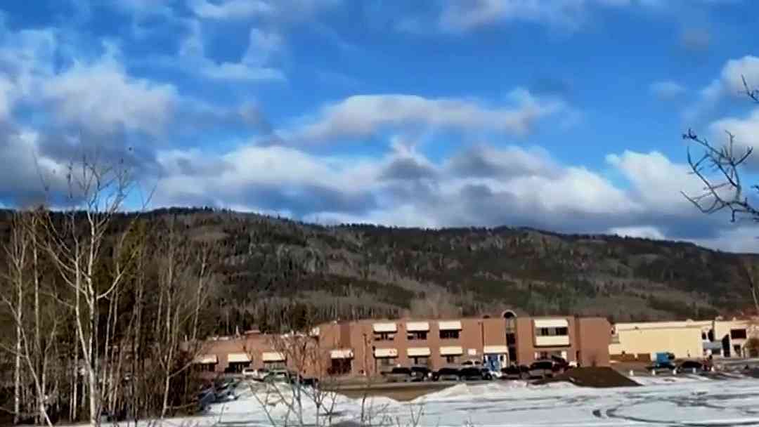 Tiroteo en escuela de Canadá deja 10 muertos; la atacante se quitó la vida en Columbia Británica | ViX