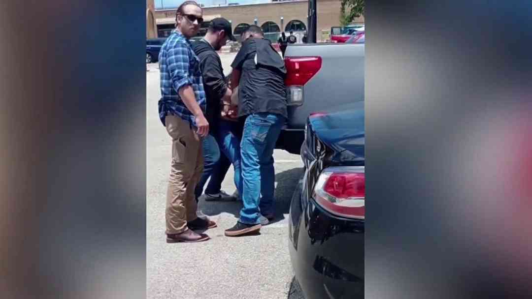 Videos de víctimas de ICE sacuden el Congreso: Demócratas exigen cámaras y reformas | ViX